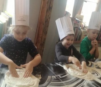 Warsztaty przygotowywania i wypieku pizzy dla Przedszkolaków. zdjecie 9