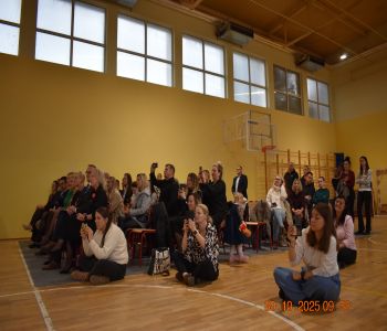 Wyprawka do klasy pierwszej szkoły podstawowej Zespołu Kształcenia i Wychowania w Gniewinie na rok szkolny 2025/2026 4