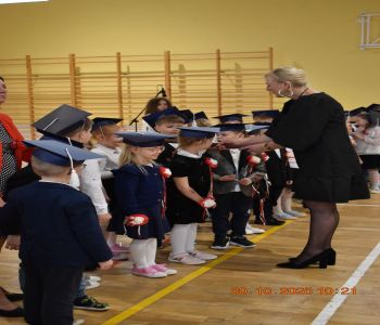 Pasowanie na pierwszoklasistów. zdjecie 24