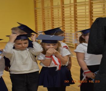 Pasowanie na pierwszoklasistów. zdjecie 9