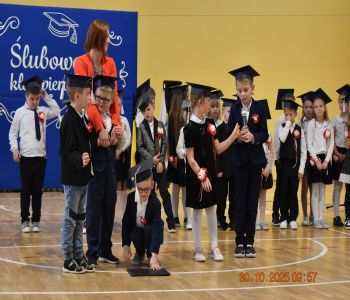 Pasowanie na pierwszoklasistów. zdjecie 74