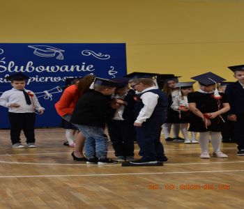 Pasowanie na pierwszoklasistów. zdjecie 30