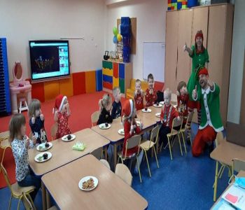 Spotkanie przedszkolaków z Elfami. zdjecie 7