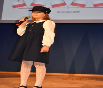 I Międzyszkolny konkurs piosenki patriotycznej. zdjecie 3