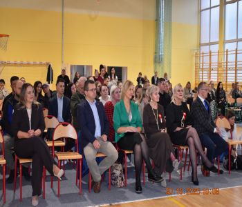 Wyprawka do klasy pierwszej szkoły podstawowej Zespołu Kształcenia i Wychowania w Gniewinie na rok szkolny 2025/2026 9