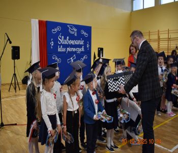 Pasowanie na pierwszoklasistów. zdjecie 42